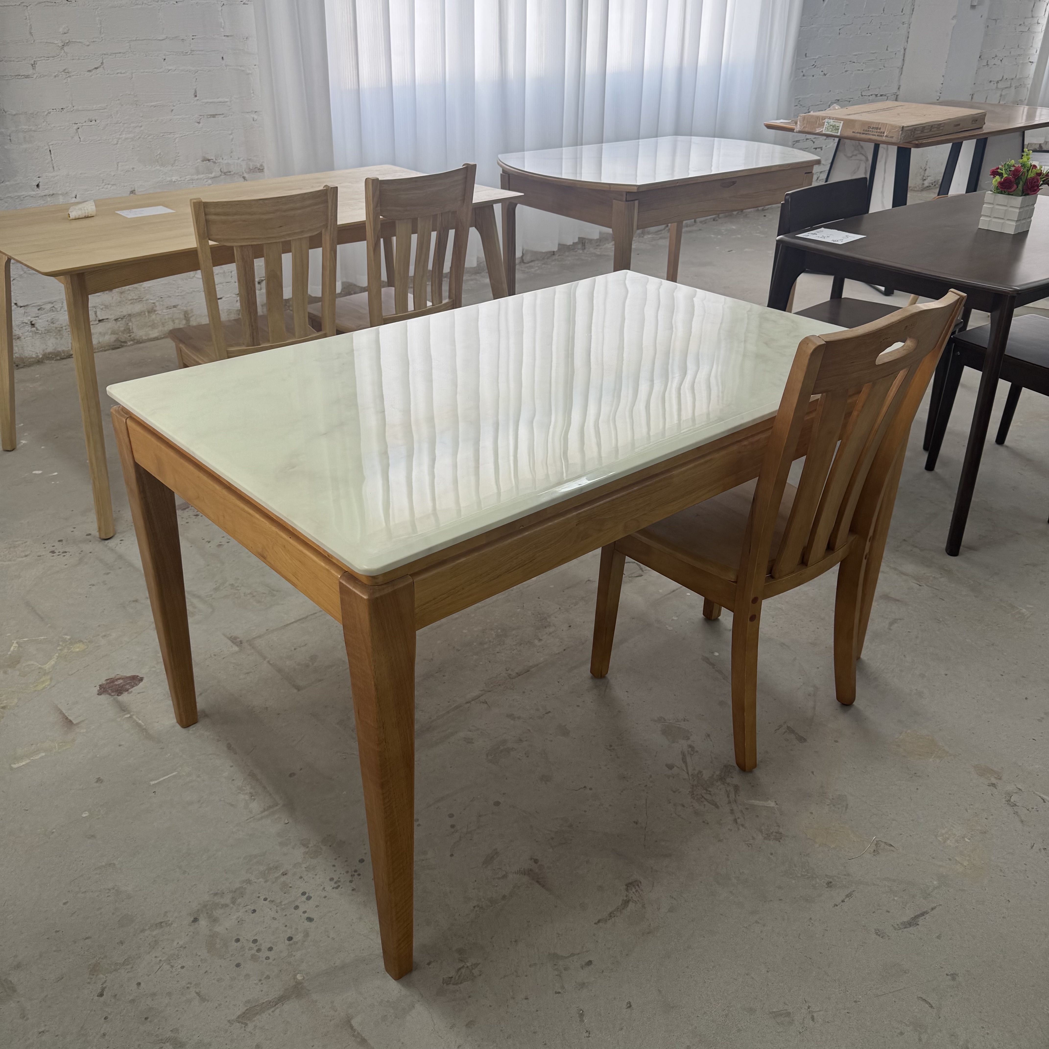 8A18（133*83*76cm）实木大理石餐桌家用餐厅小户型桌子