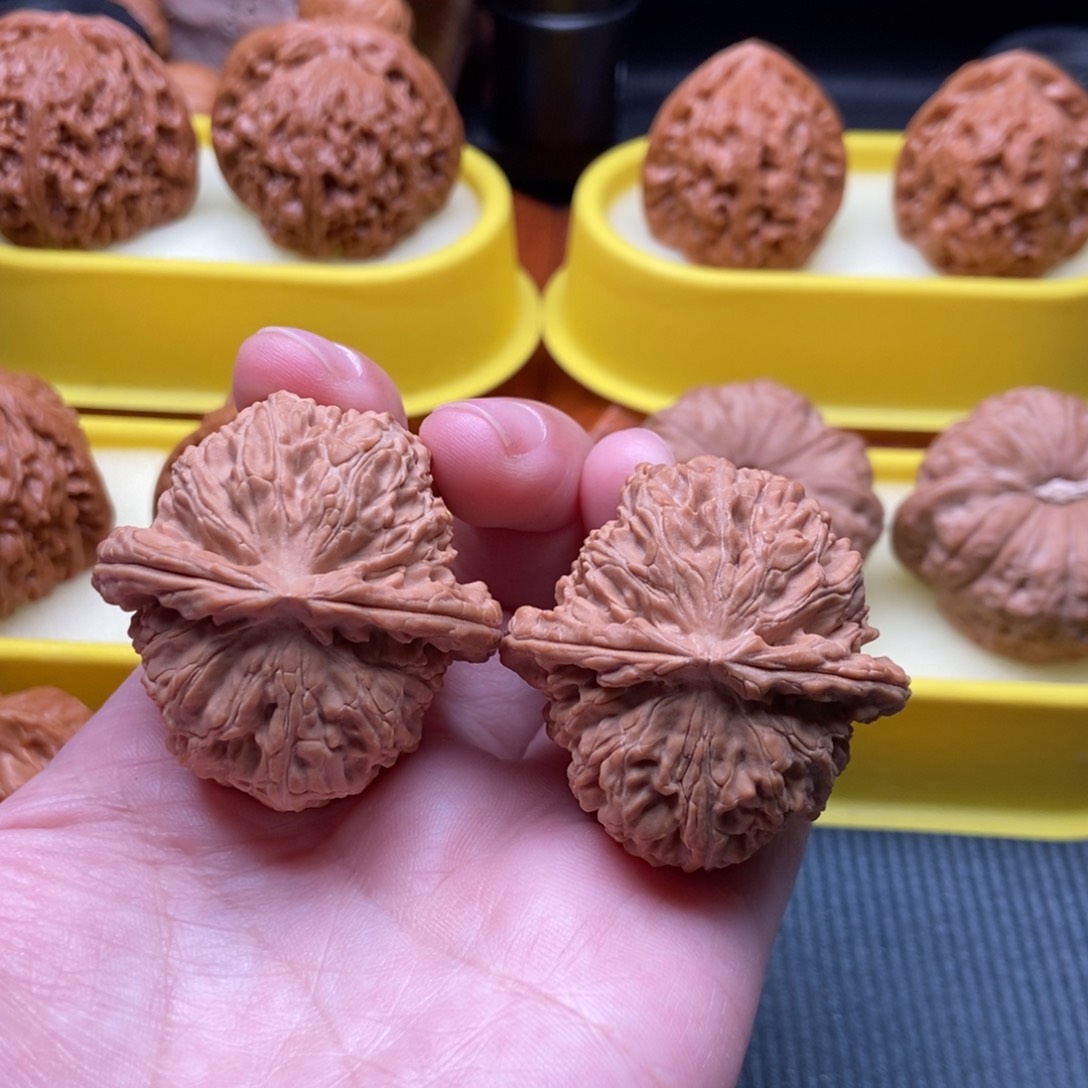 文玩核桃把件全品球白