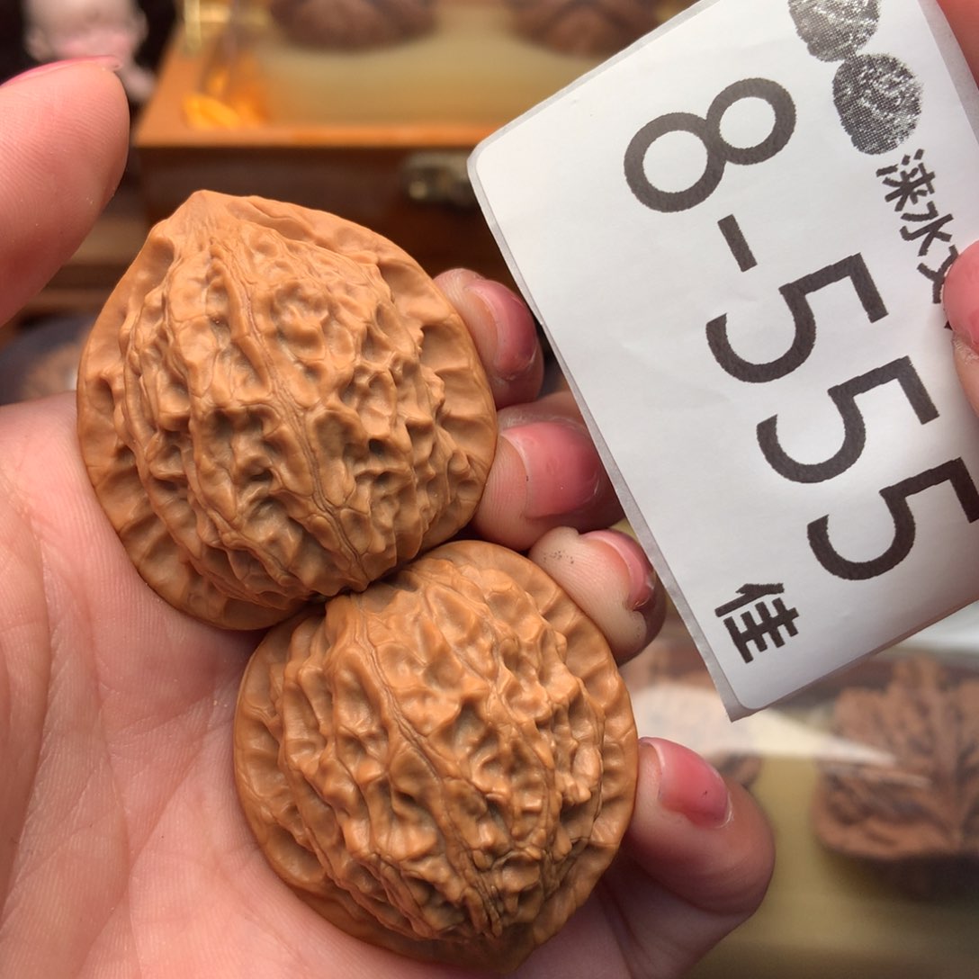 文玩核桃把件36金牛。