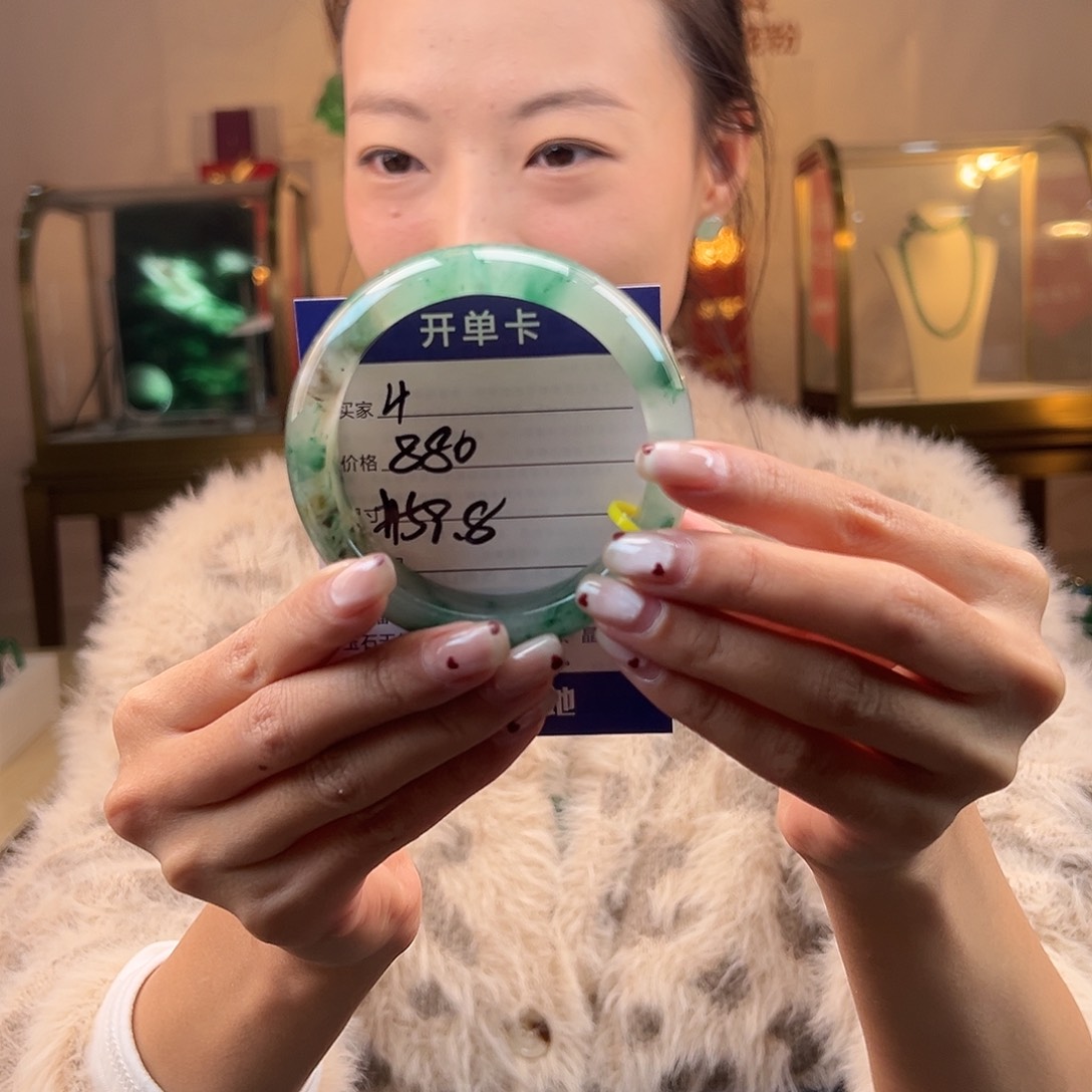 石英质玉手镯未镶嵌