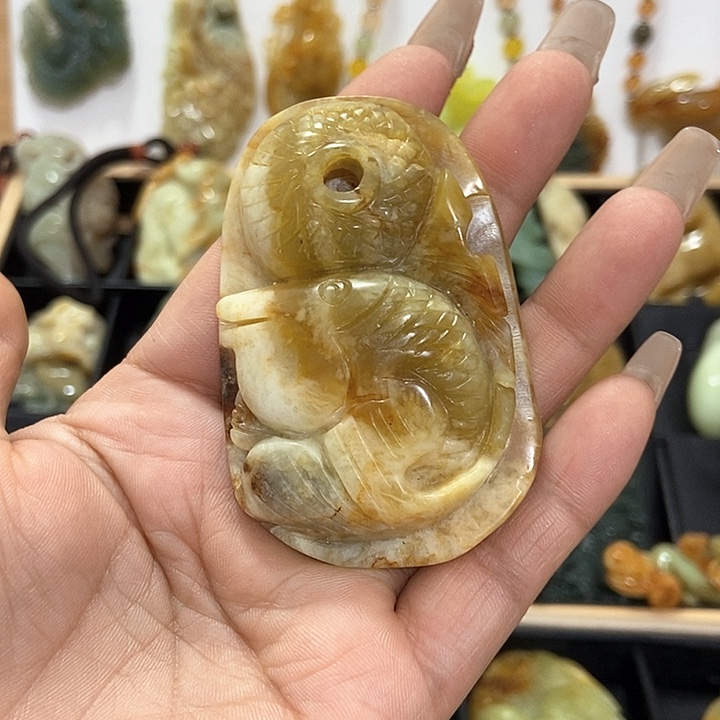 蛇纹石玉挂件未镶嵌