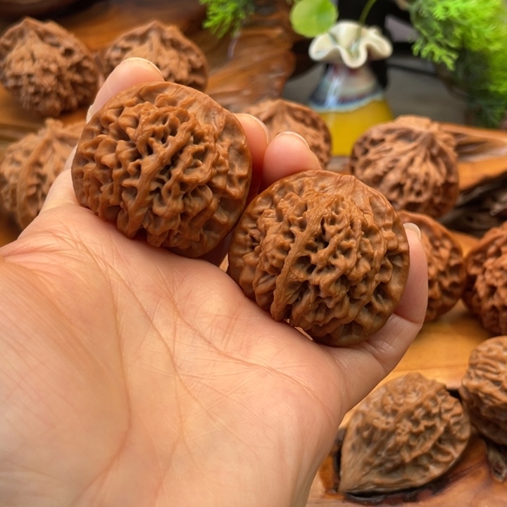 逍***遥秦闷39精品文玩核桃