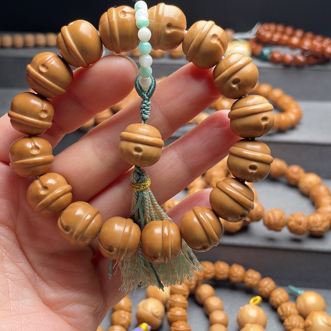 猴头核桃吊坠铃铛