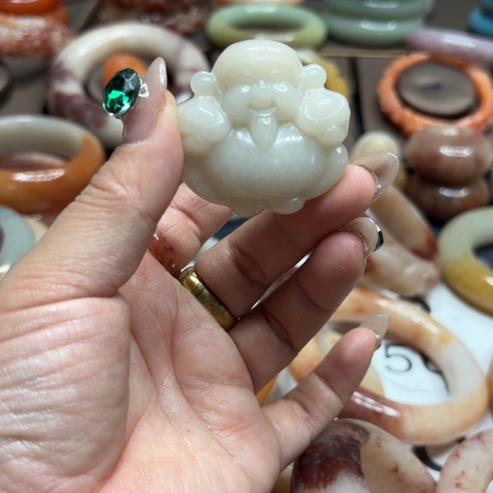 石英岩玉合金颈饰