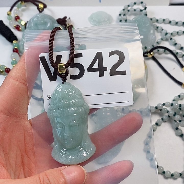 翡翠颈饰未镶嵌天然