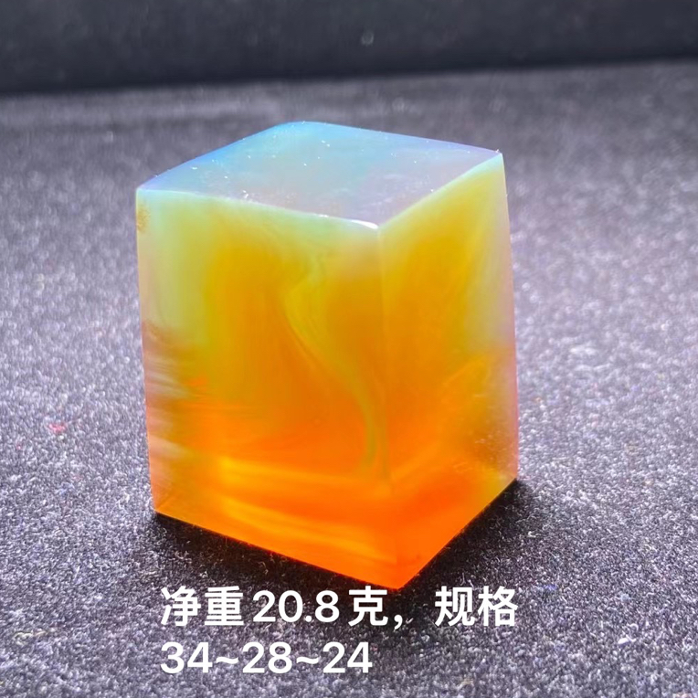天然缅甸琥珀～金棕小印章一枚~官运亨通，四平八稳