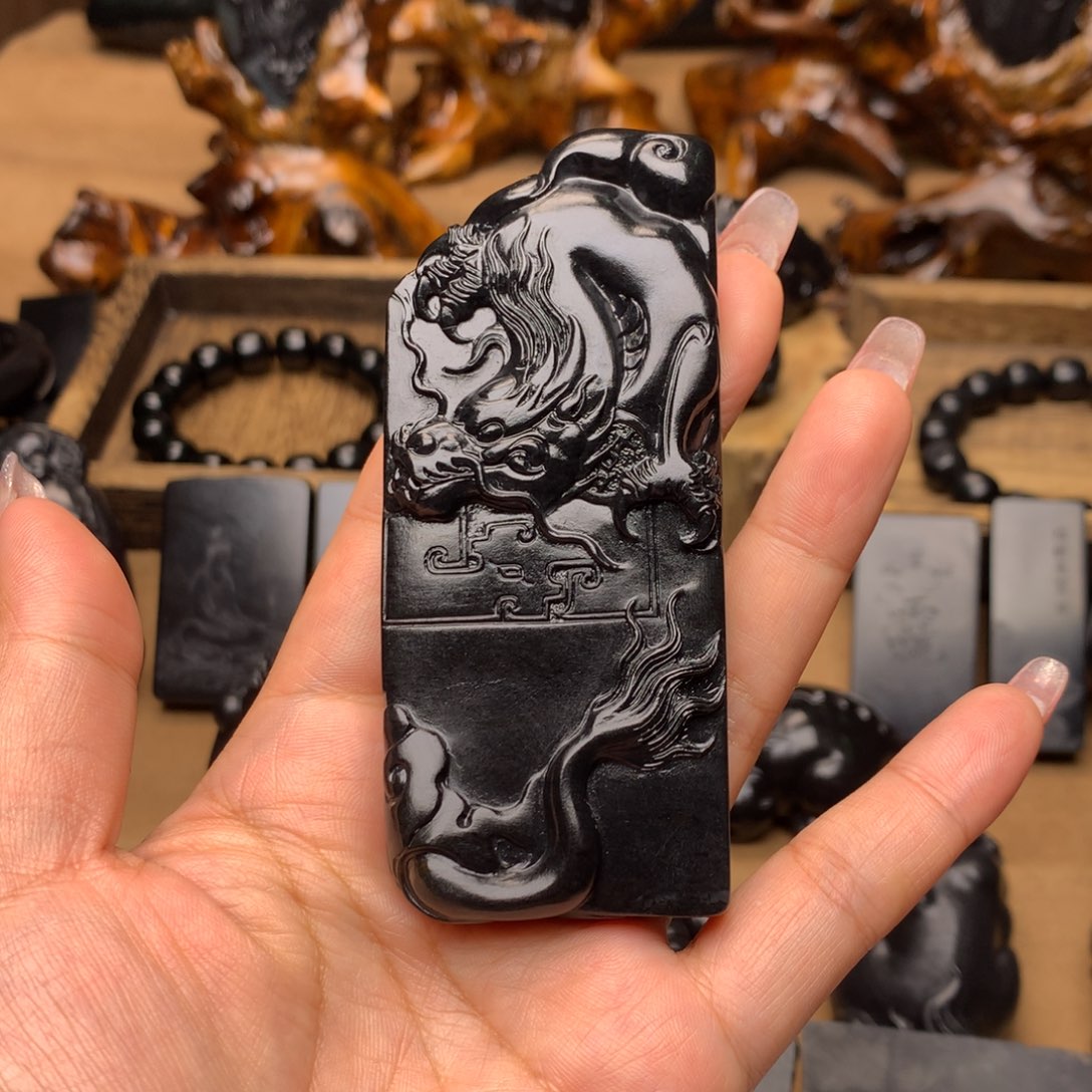 和田玉（墨玉）手链未镶嵌不****阙