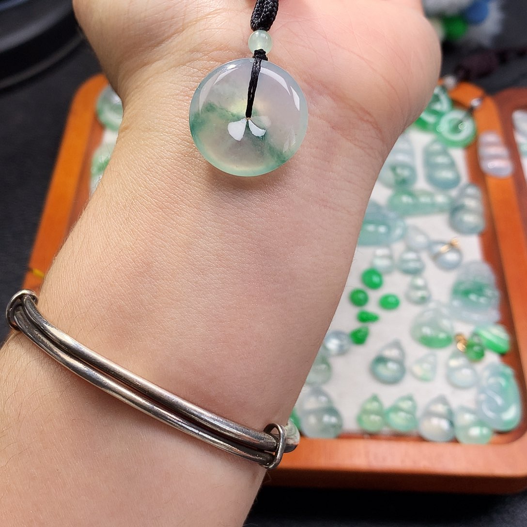 吊坠(不含链)未镶嵌翡翠平安扣