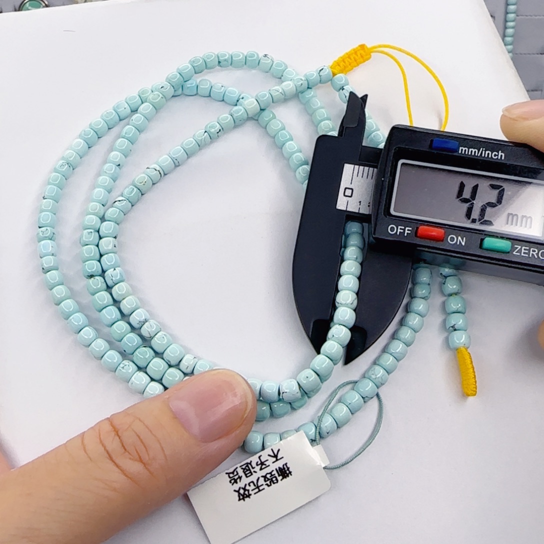 绿松石未镶嵌颈饰