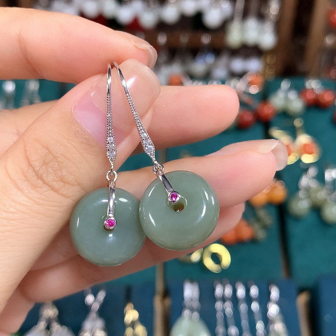 和田玉耳饰银S925镶嵌且末蓝15左右