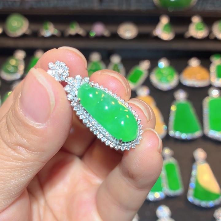 翡翠18K金镶嵌吊坠(不含链)翡翠