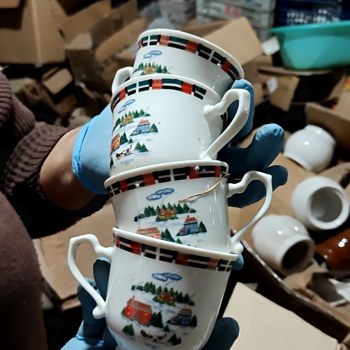 摆件陶瓷盘子碗啥都有