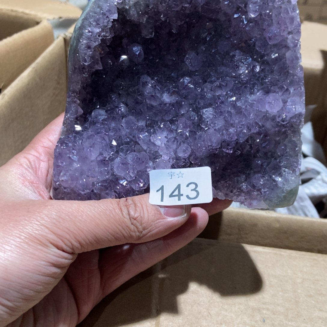 紫晶天然水晶摆件未镶嵌