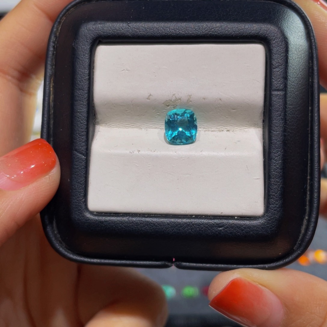 磷灰石裸石未镶嵌