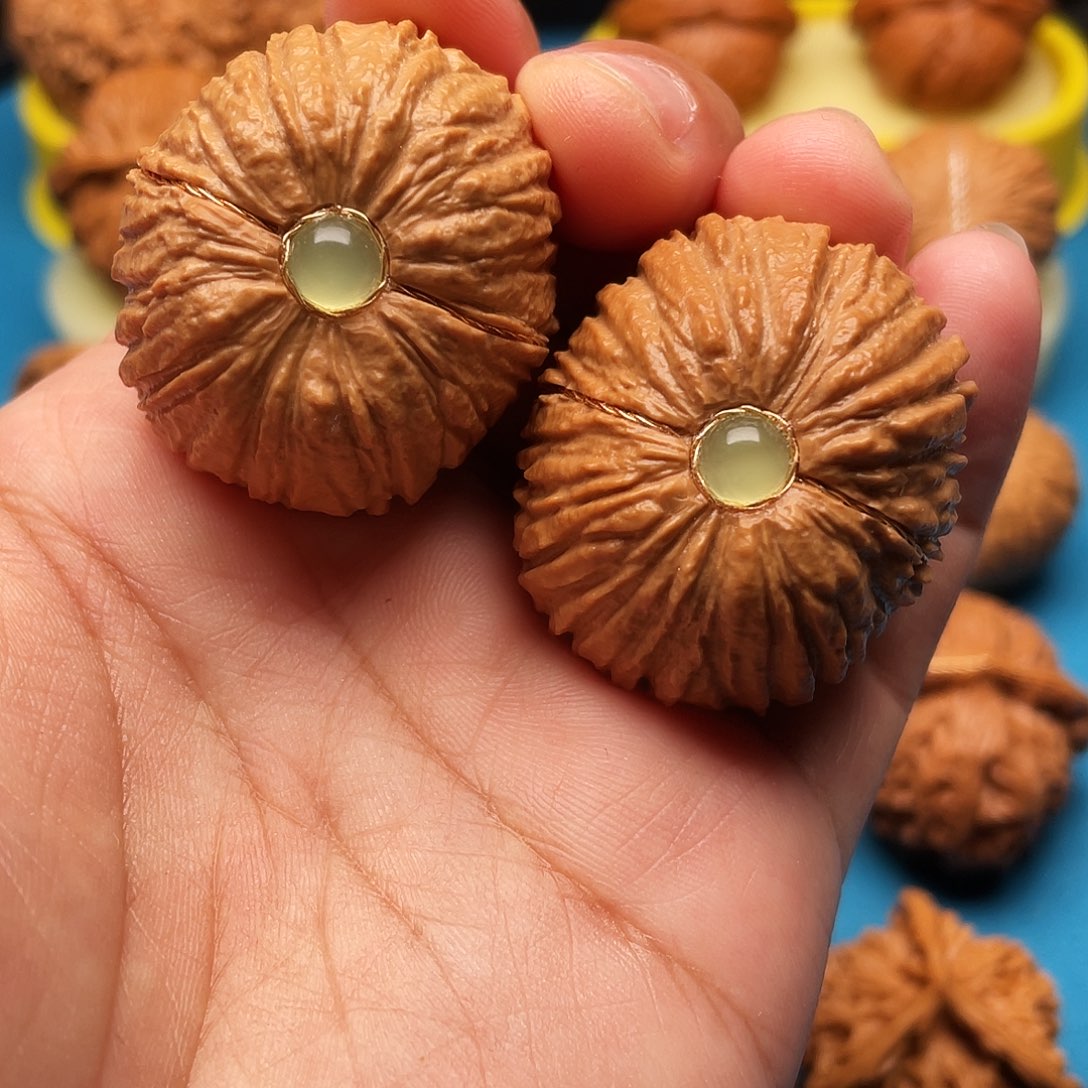 文玩核桃把件猴头元宝37