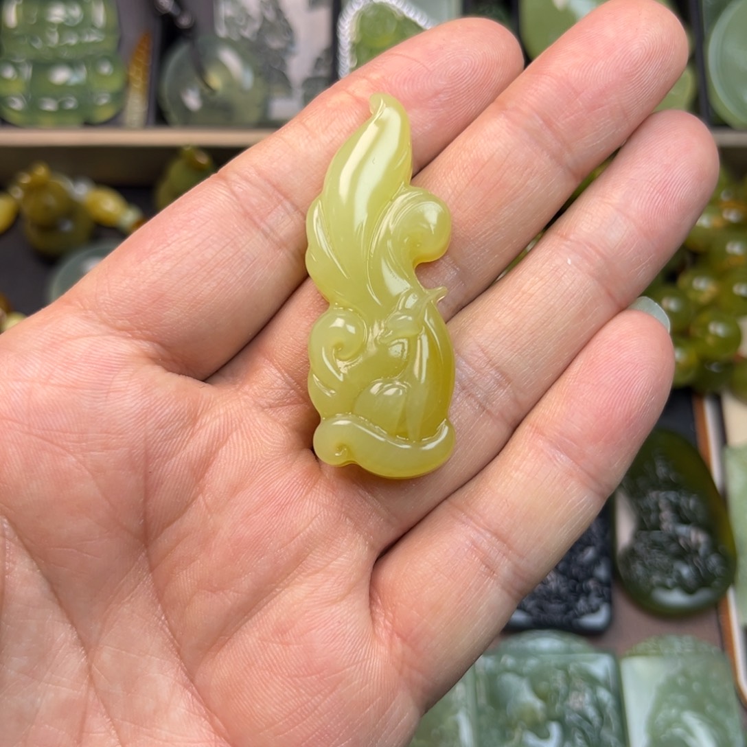 蛇纹石玉未镶嵌吊坠(不含链)