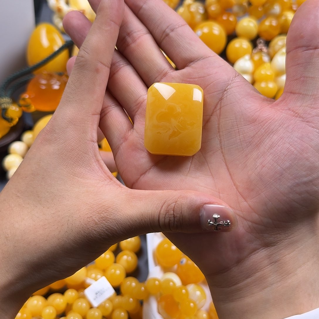 琥珀珠宝奇石未镶嵌方牌