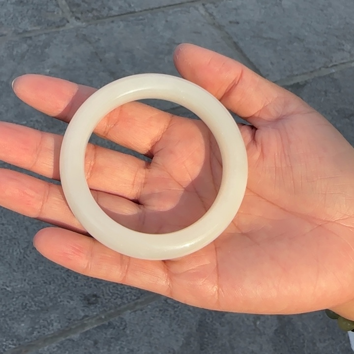 和田玉未镶嵌颈饰新疆料