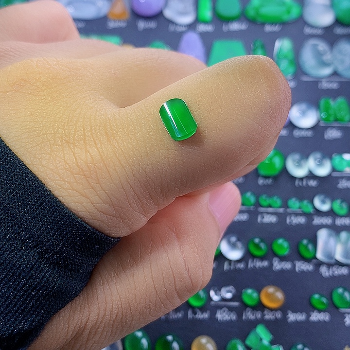 翡翠裸石天然翡翠玉石马鞍