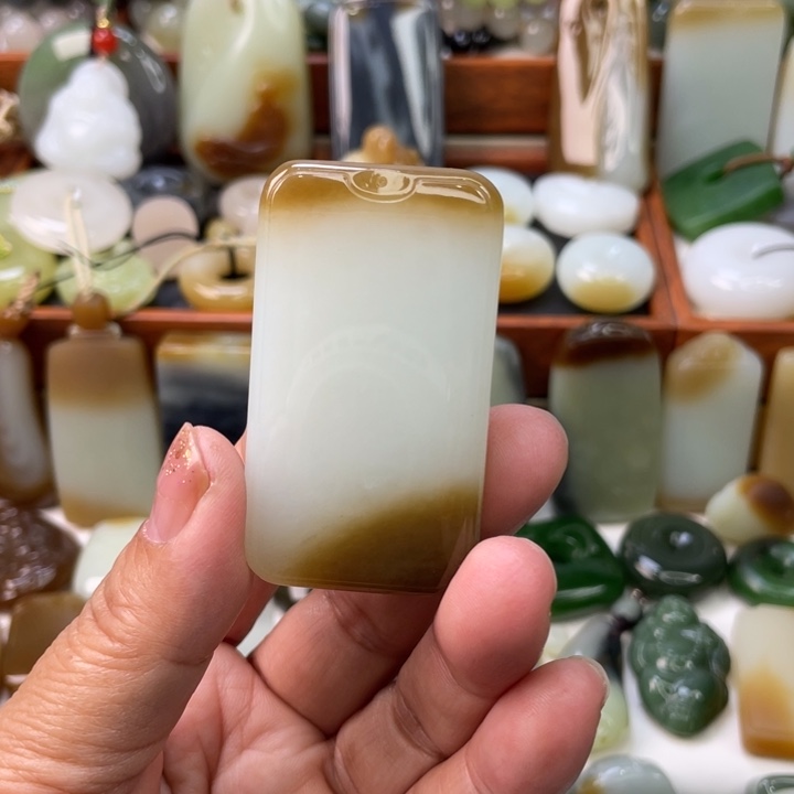 和田玉未镶嵌颈饰