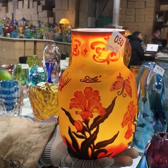 琉璃花瓶高22厘米口径9厘米