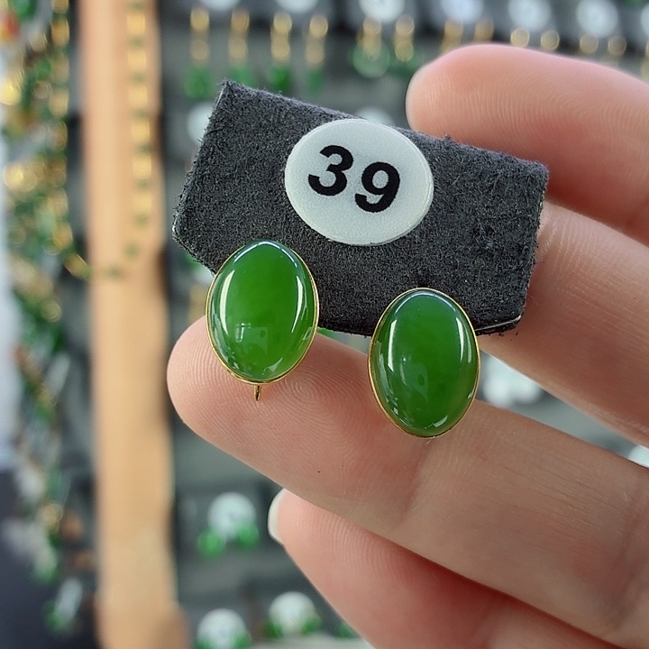 和田玉18K金镶嵌耳饰