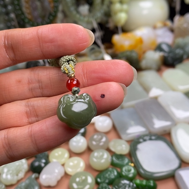 和田玉未镶嵌颈饰予