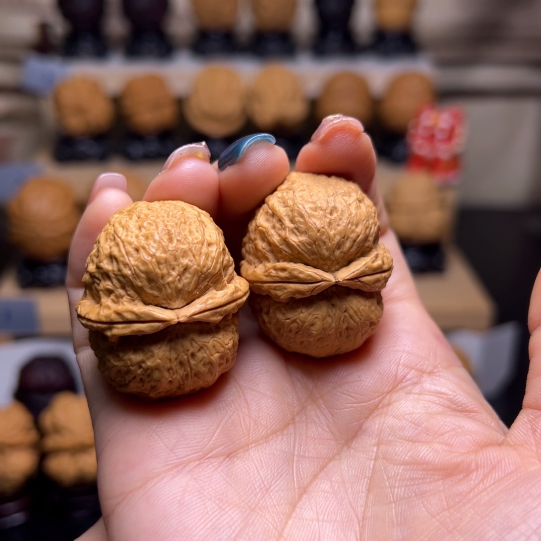 文玩核桃把件粗筋元宝H14