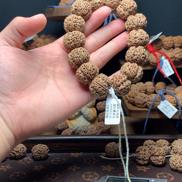 金刚菩提吊坠古龙蜂窝梅花双龙头货23mm