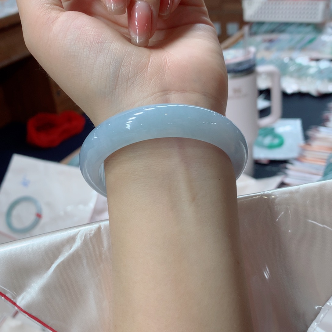 未镶嵌手镯翡翠买断