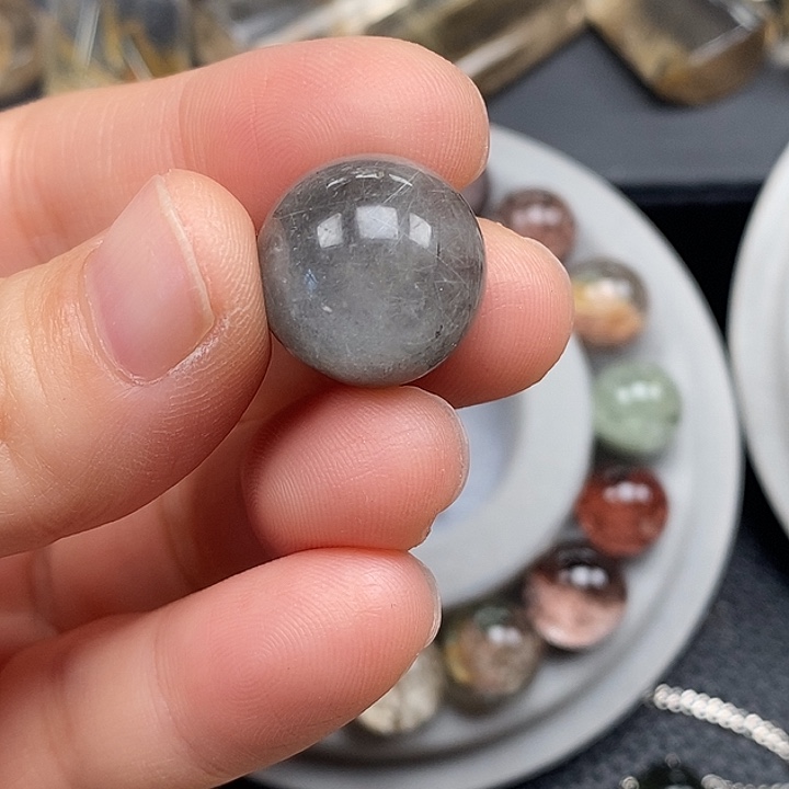 Y***Y未镶嵌水晶颈饰水晶