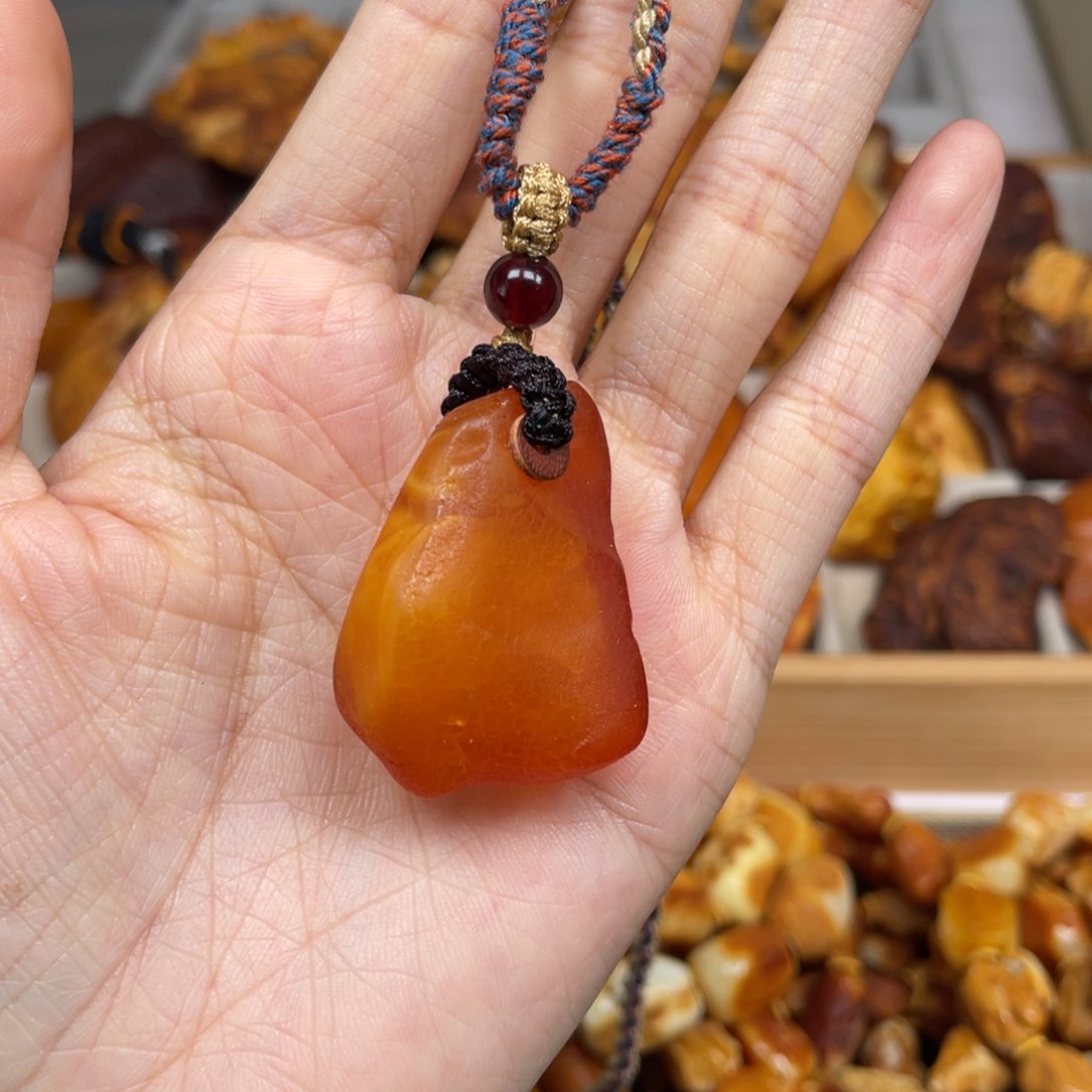 琥珀珠宝奇石未镶嵌