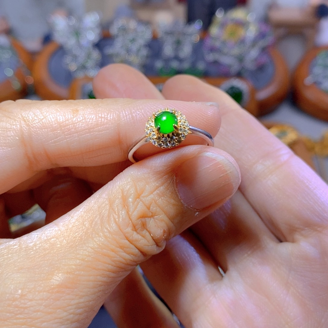 翡翠颈饰银S925镶嵌天然翡翠