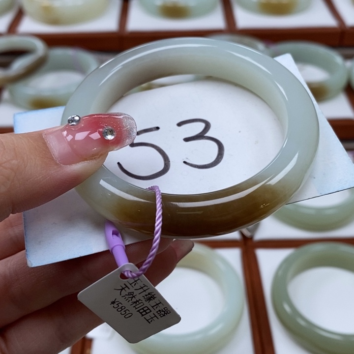 和田玉未镶嵌手镯