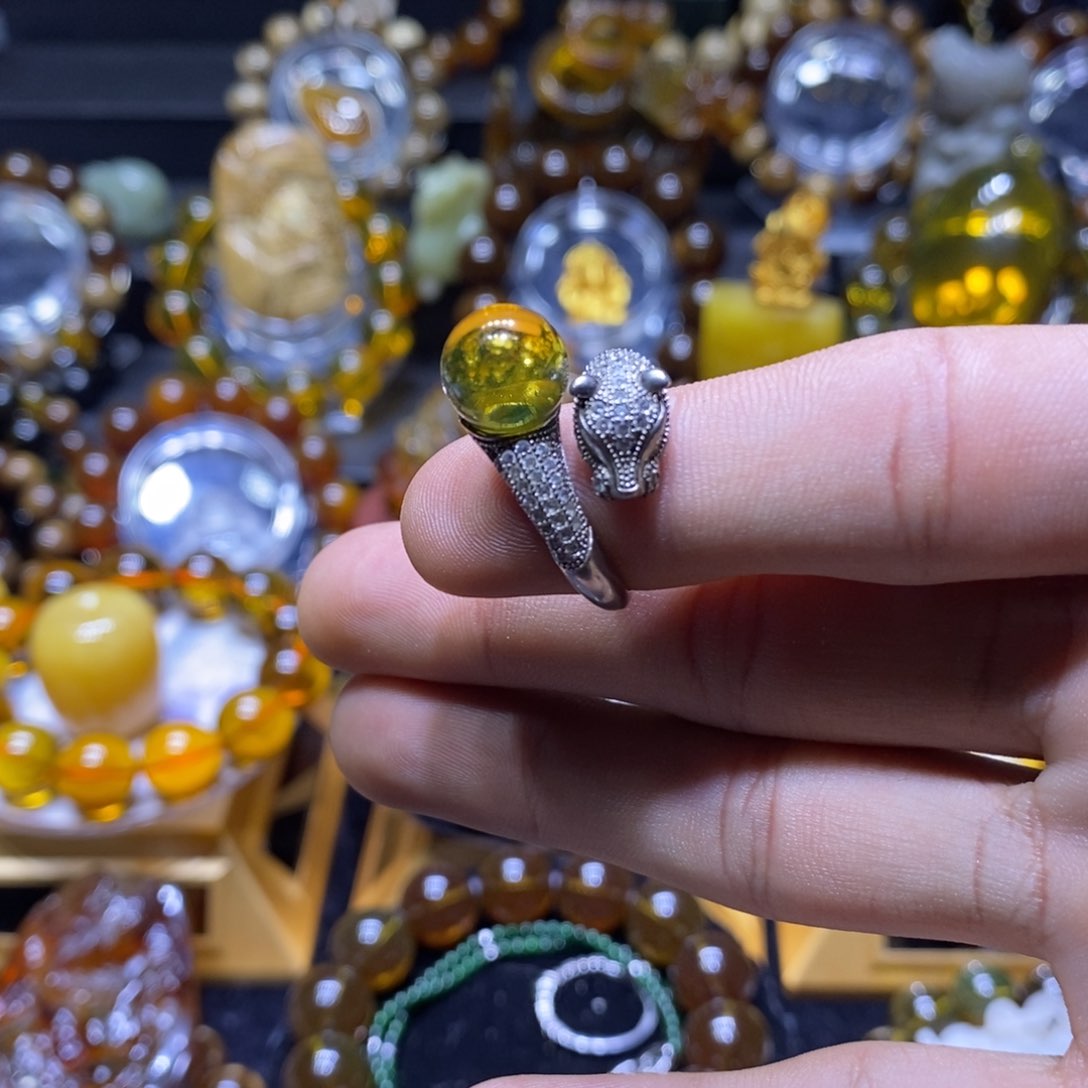 琥珀未镶嵌珠宝奇石