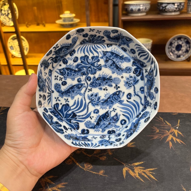 御景堂 仿明青花手绘鱼藻异形八方壶承15.5cm