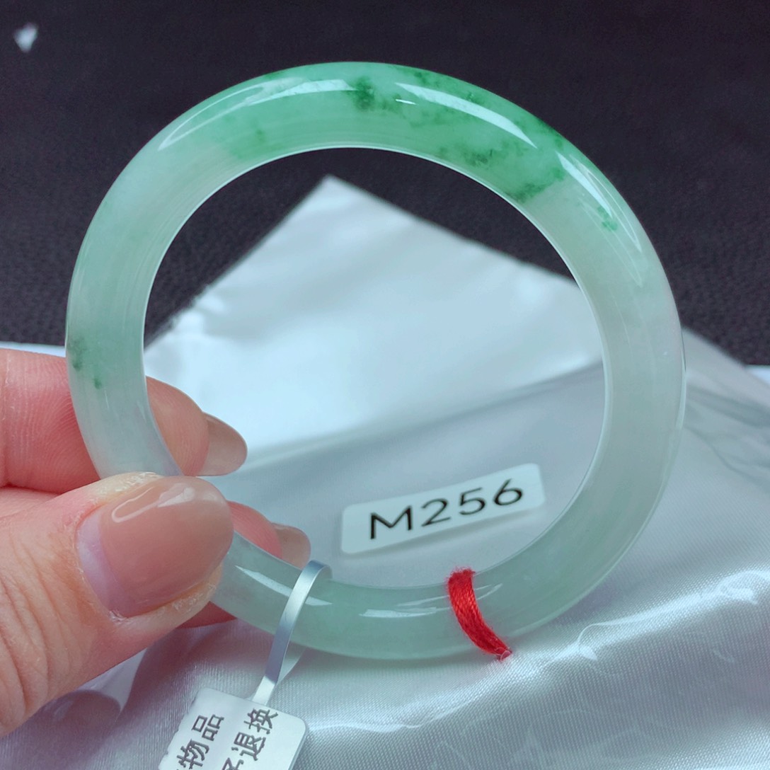 翡翠手镯未镶嵌手镯88