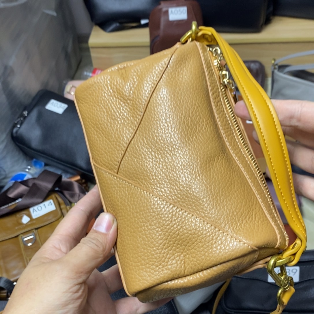 头层牛皮女孩包的是什么