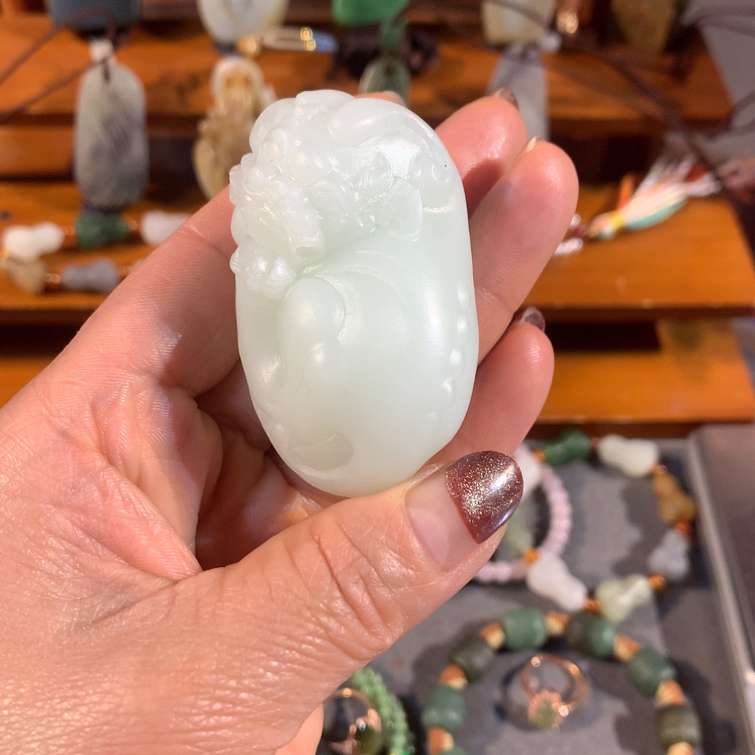 和田玉（糖玉）颈饰未镶嵌束*森