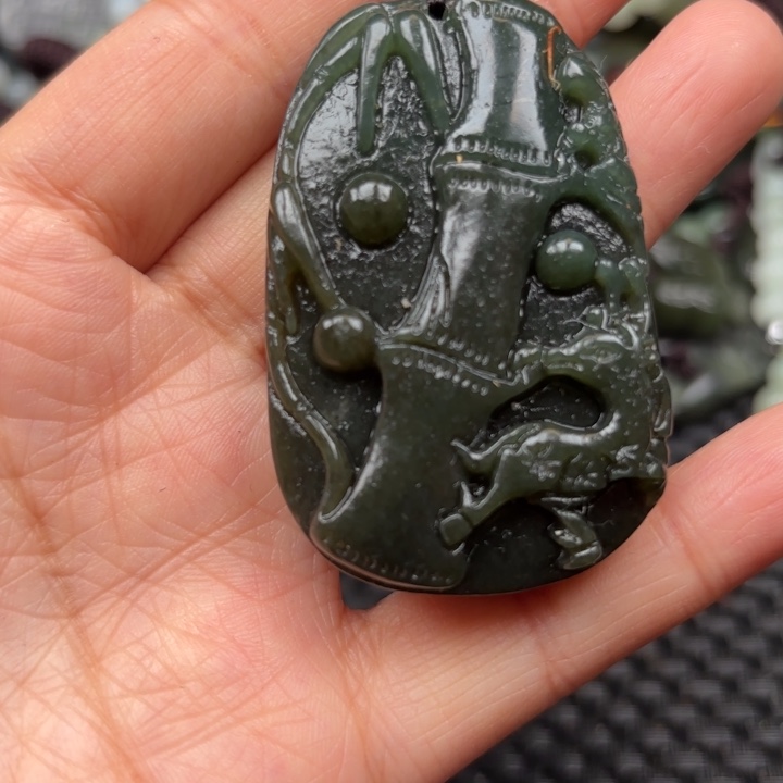 和田玉颈饰未镶嵌