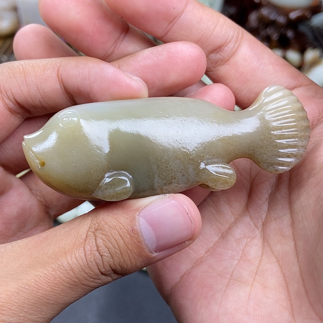 和田玉未镶嵌把件