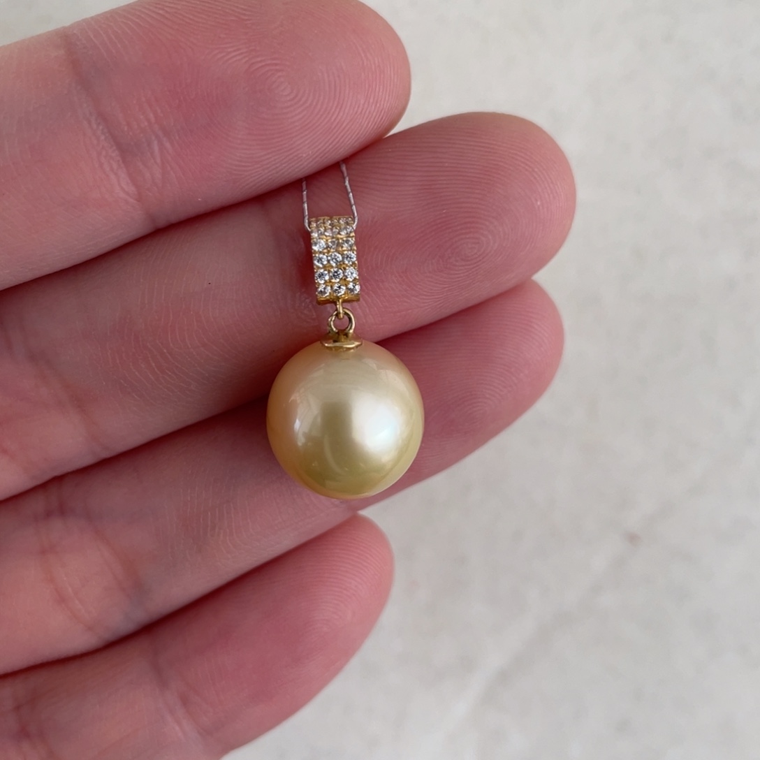 海水珍珠颈饰18K金镶嵌12-13m m