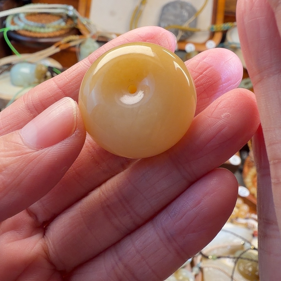 微***。和田玉未镶嵌颈饰