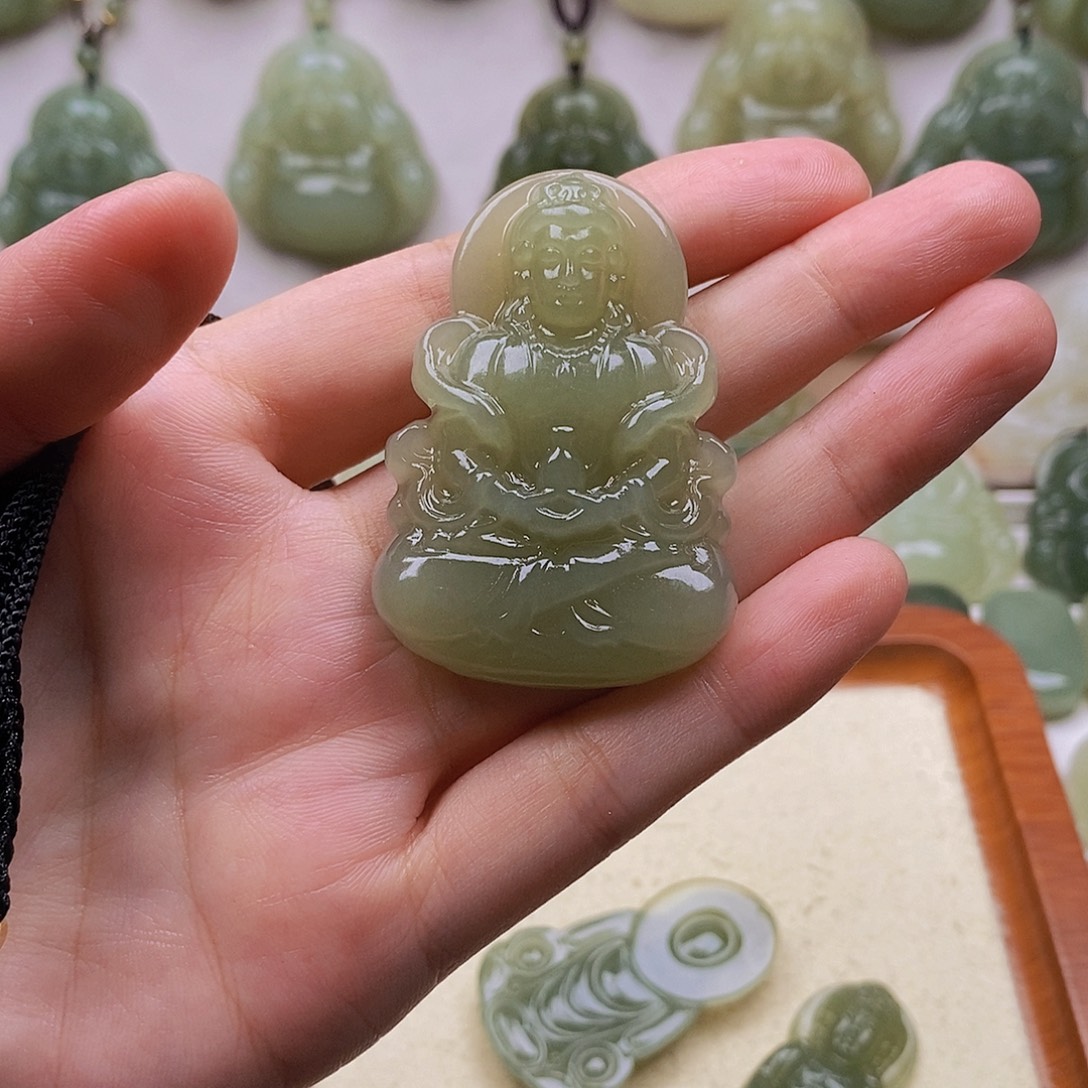 颈饰未镶嵌和田玉