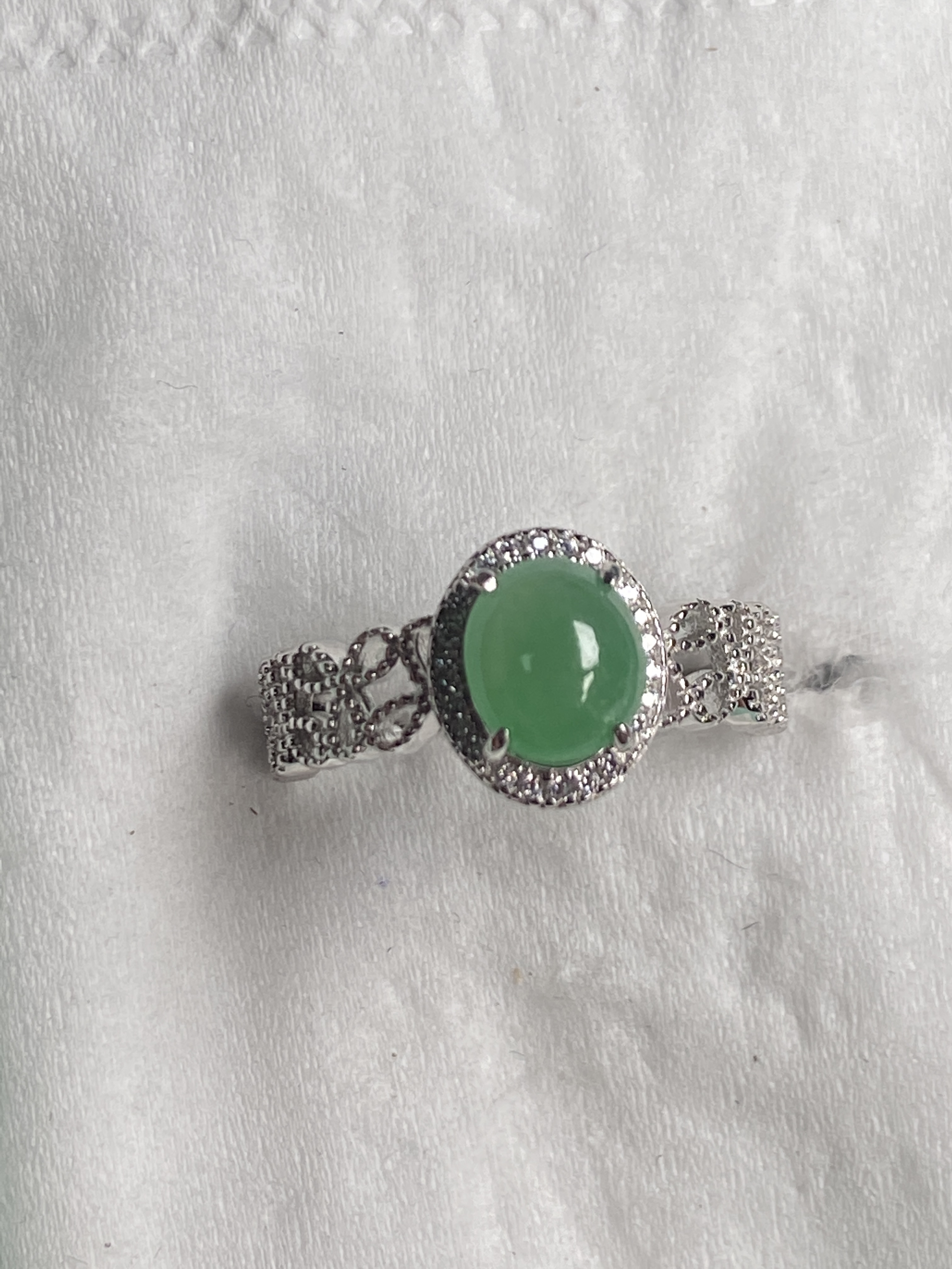 天然缅甸翡翠A货，925银镶嵌冰满绿戒指