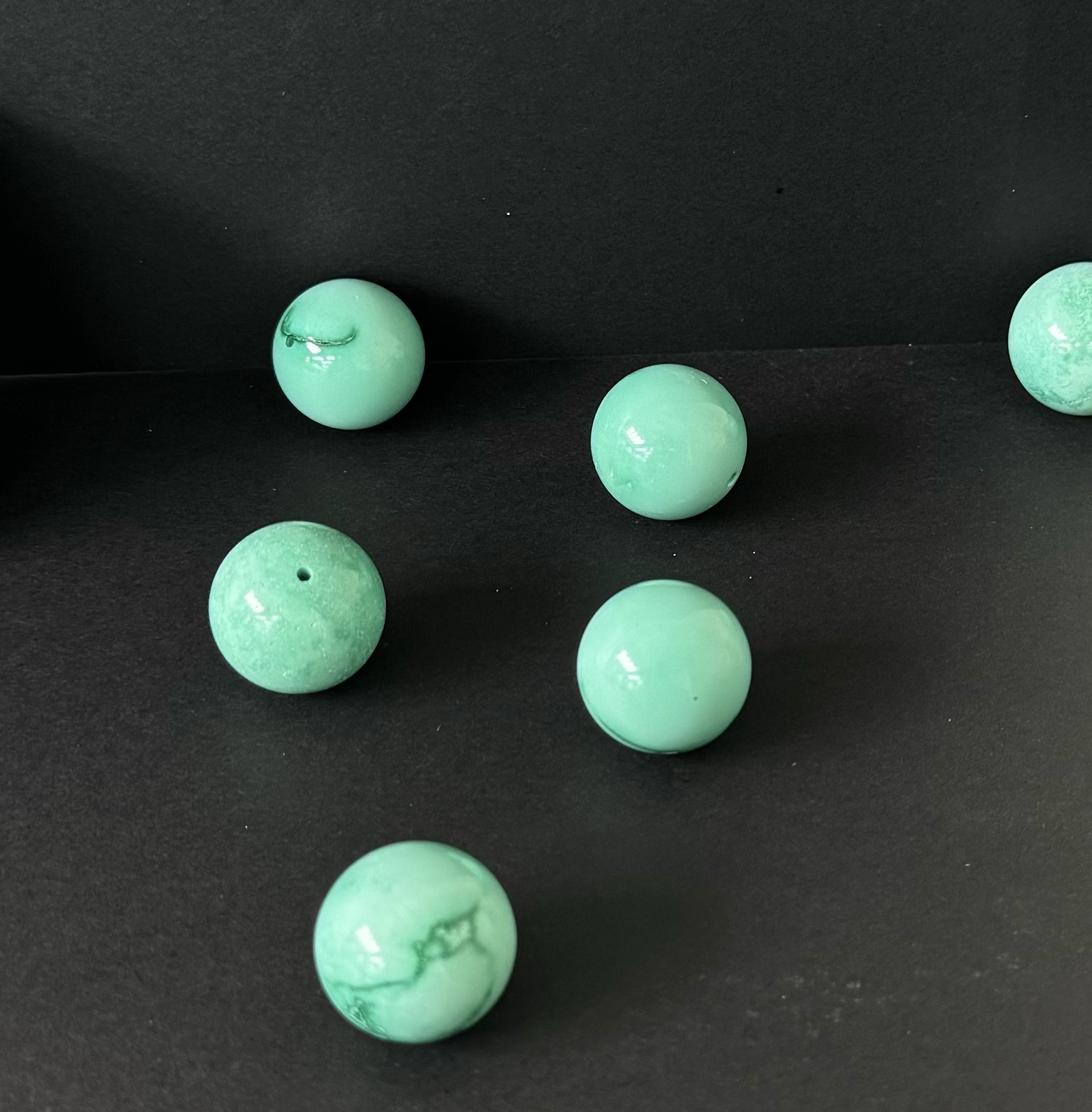 菱镁矿石·路路通（多样性发其一）