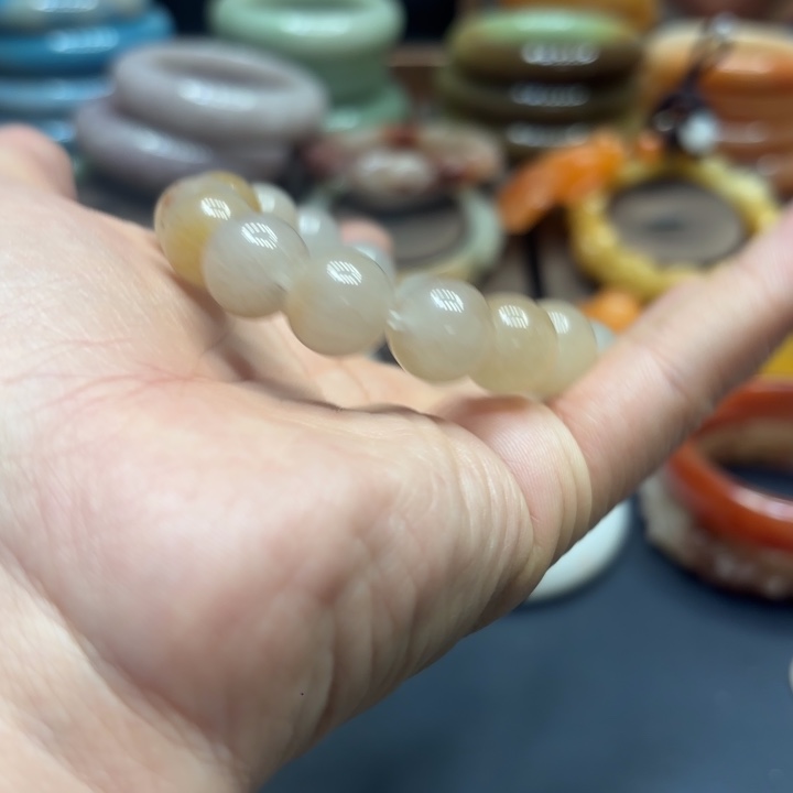石英岩玉合金颈饰