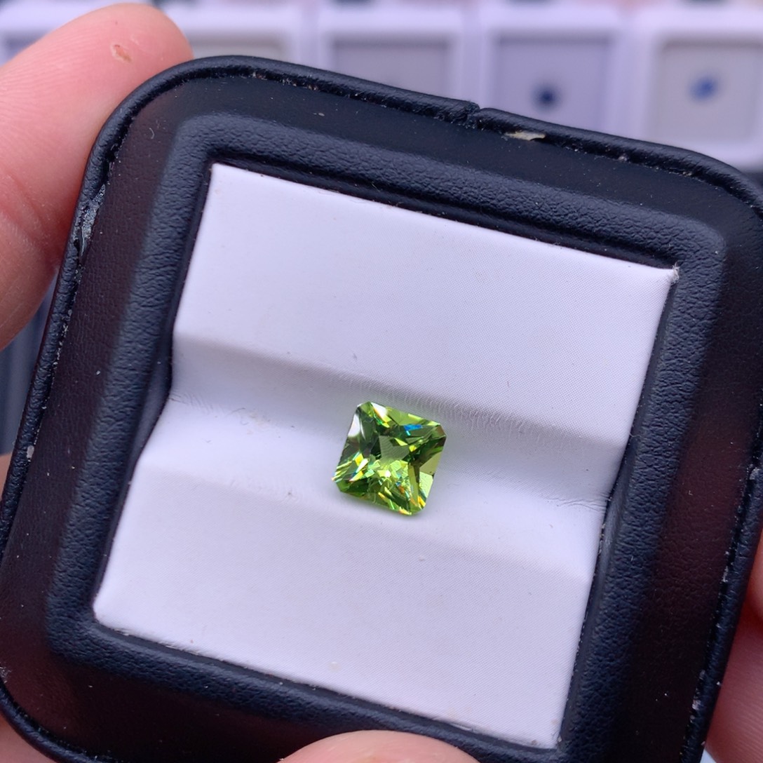 橄榄石未镶嵌方7雷迪恩