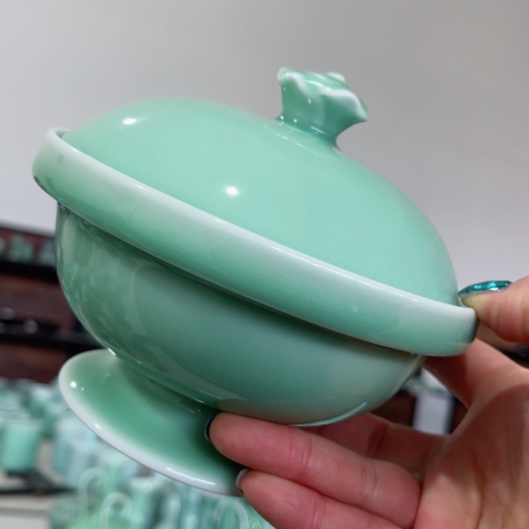 瓷片哈哈哈哈以后哈哈哈哈哈哈