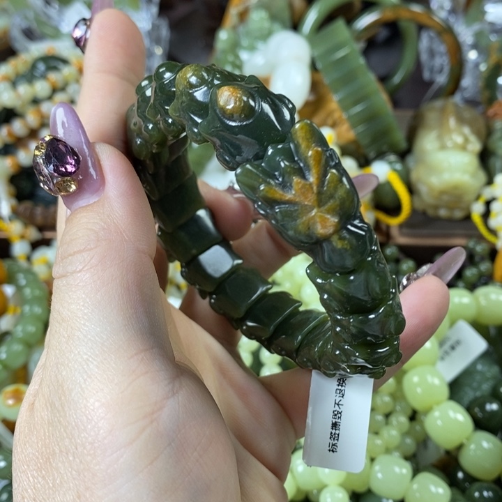 透闪石质玉手串未镶嵌阳****水